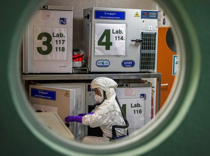 6 ensayos clínicos y 77 estudios en laboratorios 👩🏻‍🔬 ... Esfuerzo i + d sin precedentes en busca de la vacuna del COVID-19 🦠