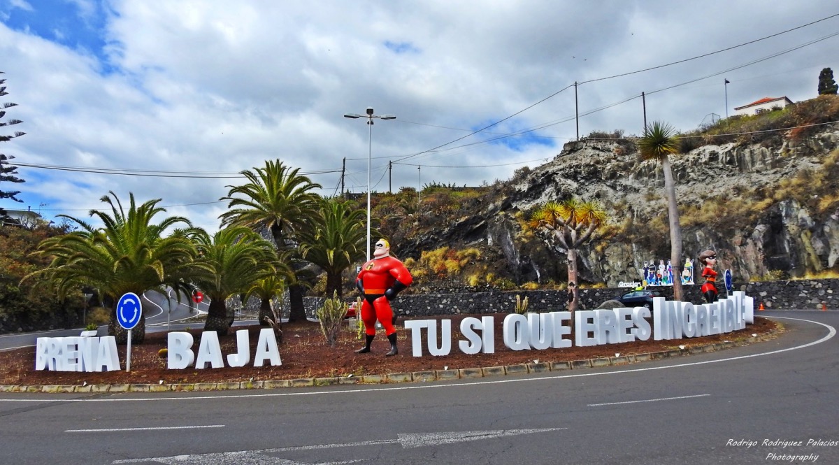 🔝 Animado homenaje público 👏👏 en Breña Baja: "Tú si que eres increíble 🦸🏻‍♀️, gracias"