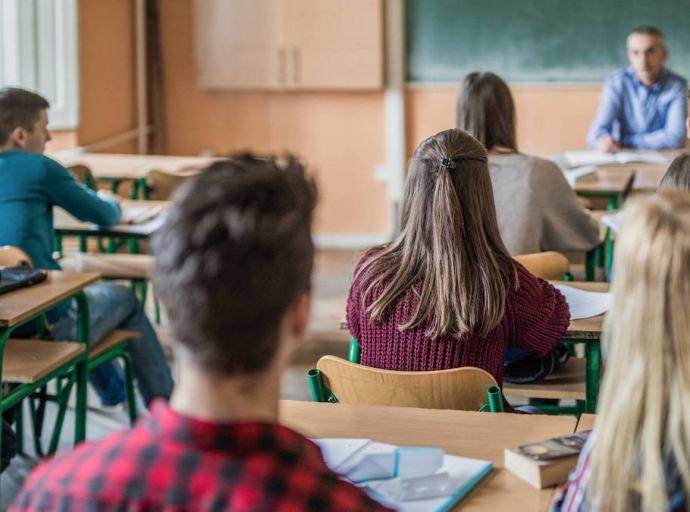 Cifra histórica 📈 en el aumento de becas para estudiantes 👩‍🎓👨‍🎓 en plena crisis económica 💶