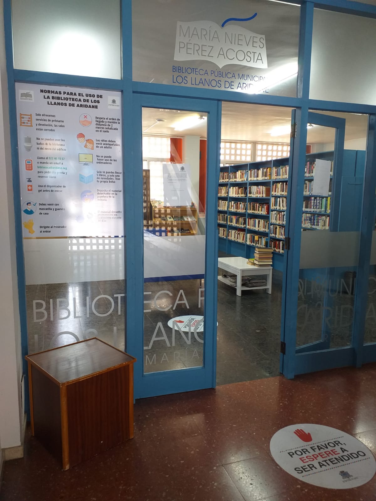 La 🏫 Biblioteca de Los Llanos reinicia el préstamo de libros 📚, con cita previa