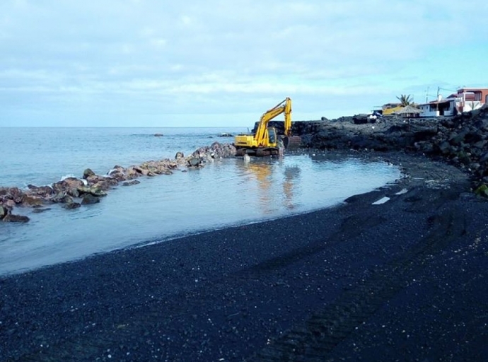 Los Llanos acondiciona para el baño 🏊‍♀️🥽 las charcas de El Remo y La Bombilla 🌊