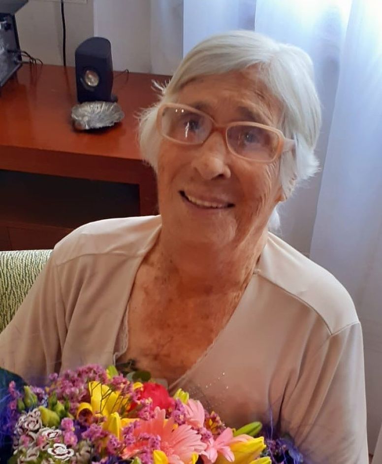 Un ramo de flores 💐 para felicitar a Doña Ventura en su 101 cumpleaños🎂