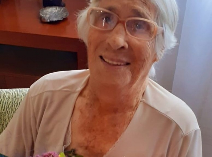 Un ramo de flores 💐 para felicitar a Doña Ventura en su 101 cumpleaños🎂