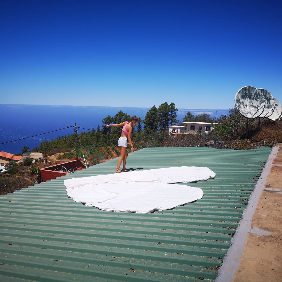 El gran CORAZÓN 🤍 BLANCO de Ainhoa 🙏 en el que cabe todo el agradecimiento de los palmeros 🚁🛩