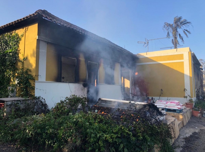 El Colegio de Arquitectos 🏗️ no cobrará visados de proyectos para rehabilitar 🏚️ 'CASAS LEGALES' afectadas por el incendio 🔥 de Garafía
