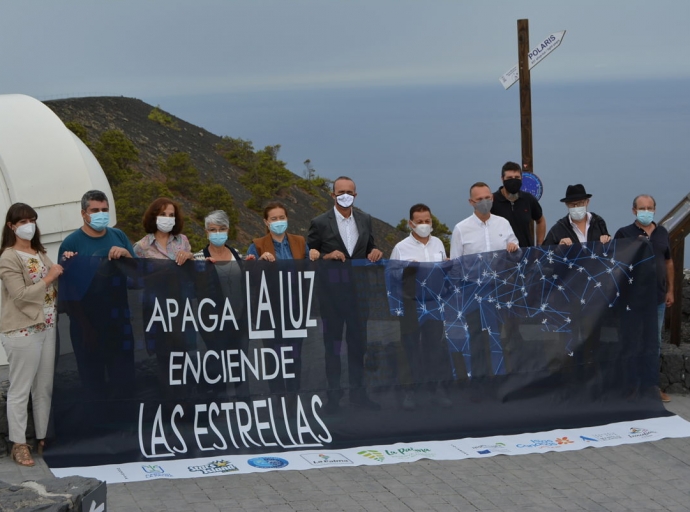 La Palma ‘apaga la luz💡 y enciende las estrellas⭐’ para concienciar a la ciudadanía👩🏻‍🤝‍🧑🏻