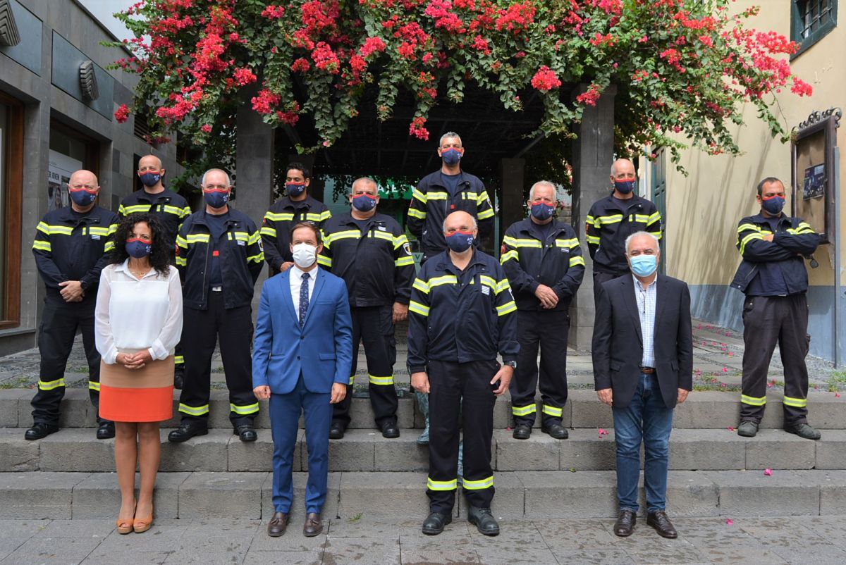 Un homenaje🎖 por toda una vida al servicio de los palmeros 👨‍🚒