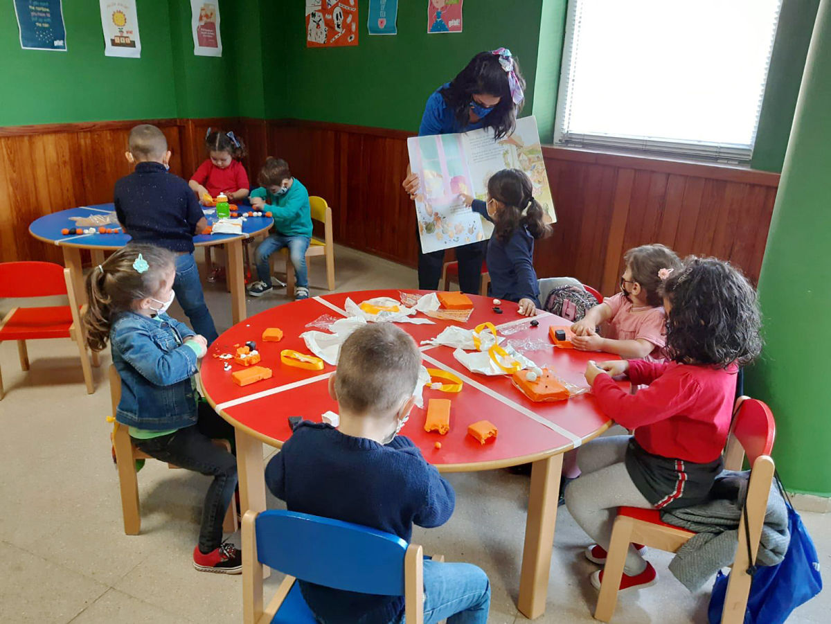 Los niños👧🧑 de Fuencaliente aprenden inglés 📝con talleres gratuitos