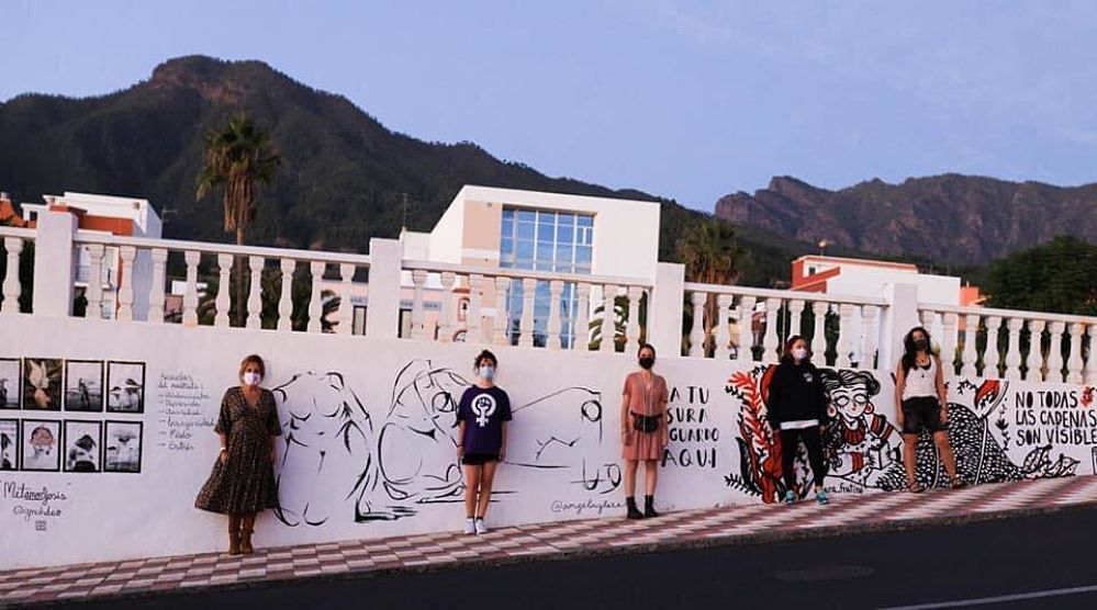 Mujeres artistas 👩‍🎨🎨 visibilizan con dos murales 🖼 la conmemoración del 25N 