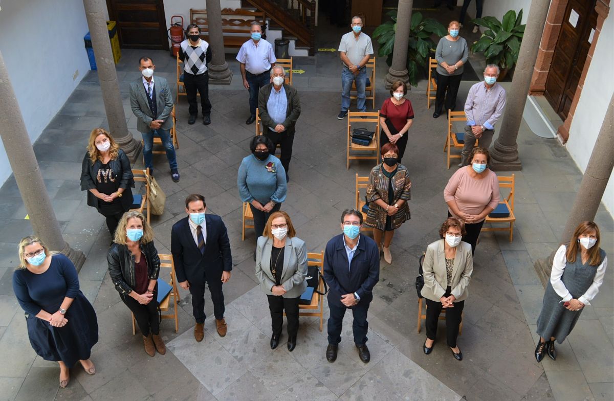 Un merecido homenaje 🎖 a 15 trabajadores del Cabildo en su jubilación👏😃