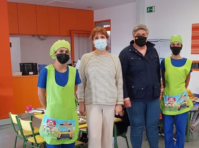 Los alumnos 👧👦 del Colegio de Puerto Naos 🏫 ya pueden disfrutar del servicio de comedor🥗🍴