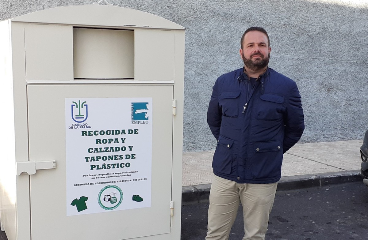 Los Llanos suma ya 13 contenedores 🚮 para recogida de ropa 👖 y calzado 👡