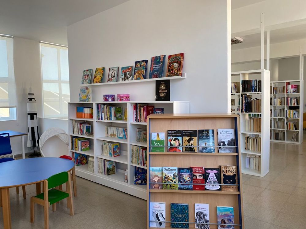 Fuencaliente🌋 ya tiene 'vínculo directo' 🤗 con la lectura gracias a su nueva 📚 biblioteca municipal