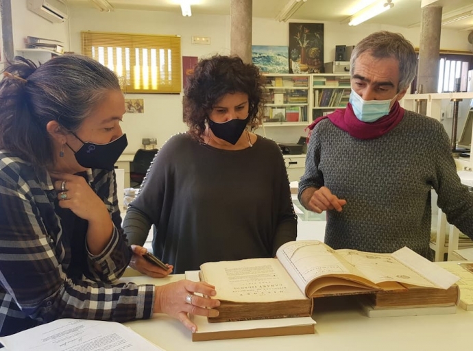El Cabildo restaura dos libros 📚 de los siglos XVIII y XIX de la Biblioteca Insular 🏛️ José Pérez Vidal