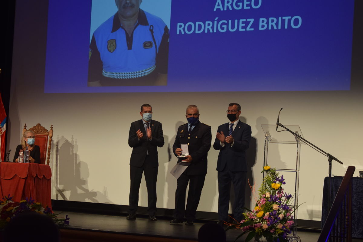 Reconocimiento 👏🎖a la labor de los Policías Locales👮‍♂️🚔 de Santa Cruz de La Palma 