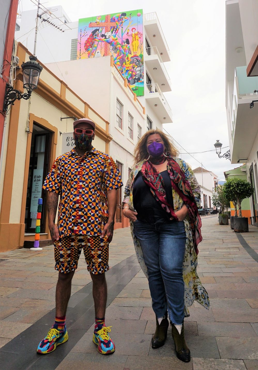 "Pop's descent", la obra de 🖌 Okuda San Miguel que ya luce en la 🏙🖼Ciudad en el Museo de Los Llanos