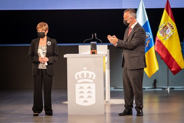 La palmera María Isabel Nazco, 🎖️ Premio Canarias 2021 🇮🇨 de Bellas Artes