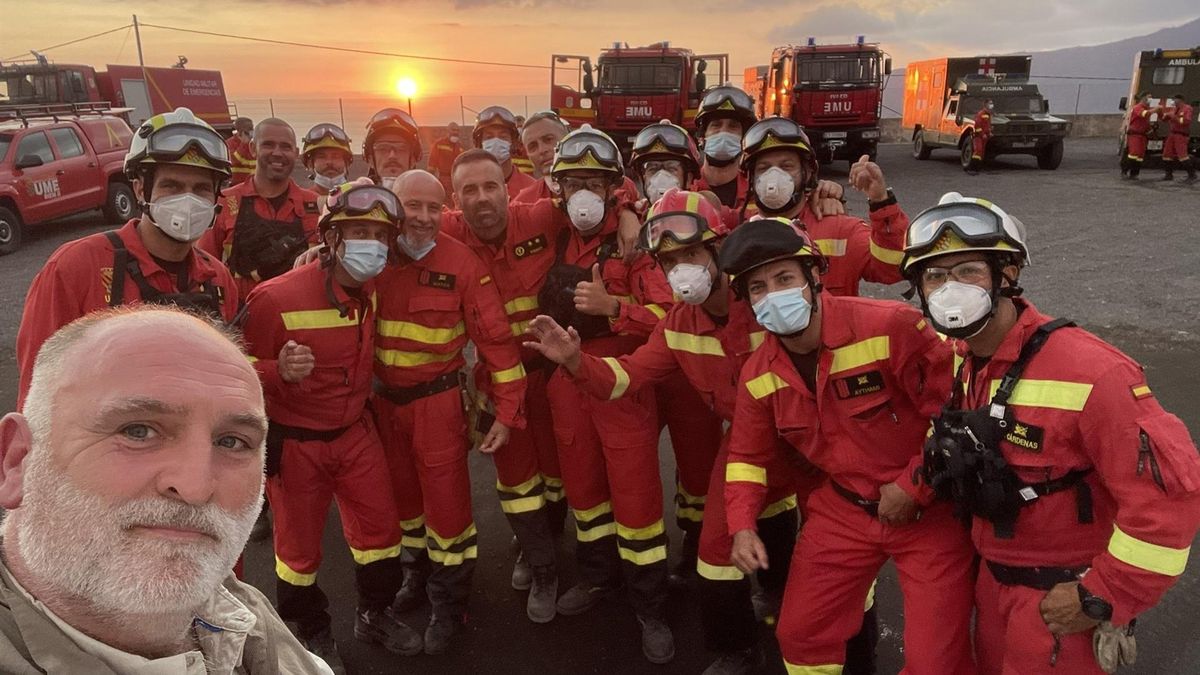 👨‍🍳El chef José Andrés recibe la 🎖Orden del Mérito Civil por su labor en la erupción de La Palma🌋