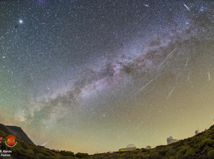 La lluvia de Perseidas💫 'en directo' para todo el mundo desde 🔭El Roque