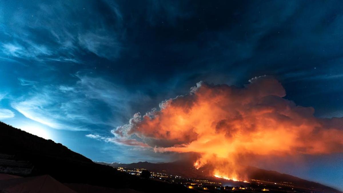 Una 📸foto de volcán🌋 de La Palma es premiada por 19 agencias del Mediterráneo 